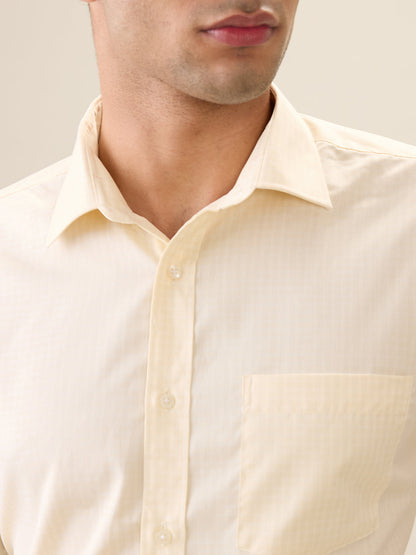 Park Avenue Men Yellow Structure Regular Fit Polyester Blend Full Sleeve Ainsley Collar Formal Shirt