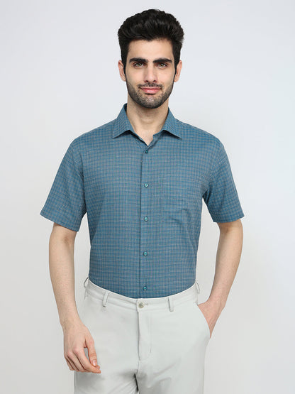 Park Avenue Men Blue Checks Regular Fit Cotton Blend Half Sleeve Formal Shirt