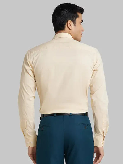 Men Yellow Slim Fit Solid Cotton Blend Shirts