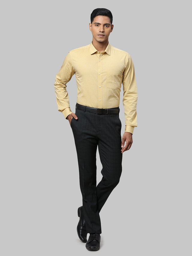 Park Avenue Men Yellow Checkered Slim Fit Full Sleeve Semi Cut Away Collar Shirt