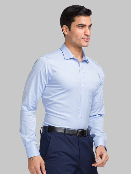 Park Avenue Men Blue Slim Fit Solid Cutaway Collar Shirt