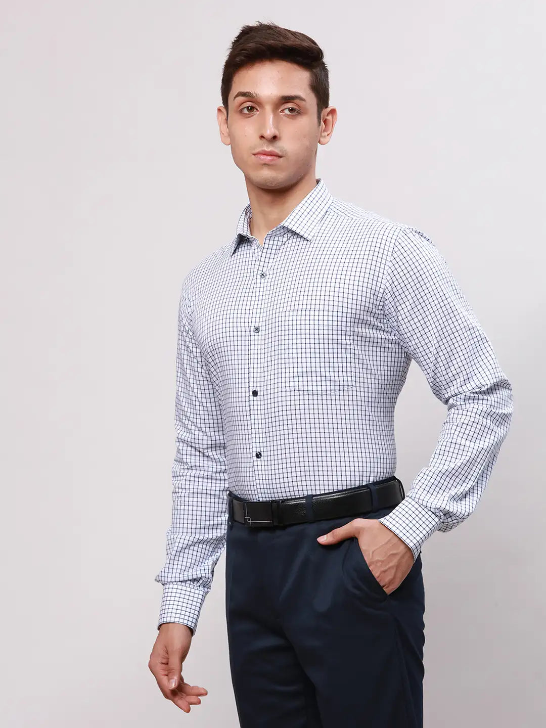 Park Avenue Men Blue Slim Fit Checkered Cotton Full Sleeve Cut Away Shirt