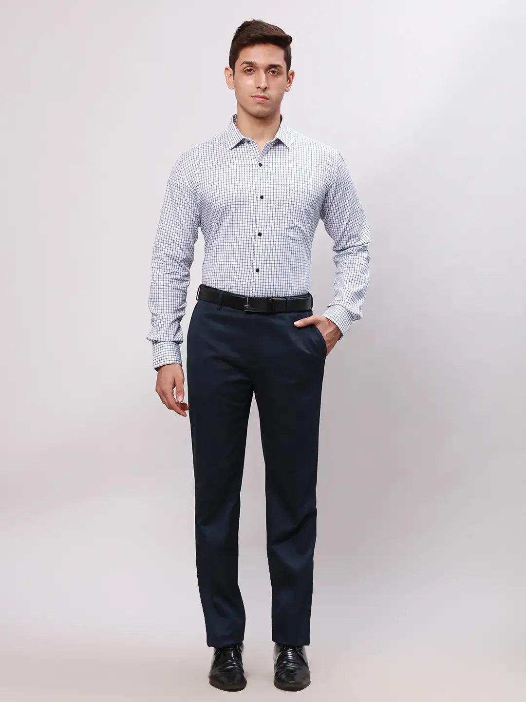 Park Avenue Men Blue Slim Fit Checkered Cotton Full Sleeve Cut Away Shirt