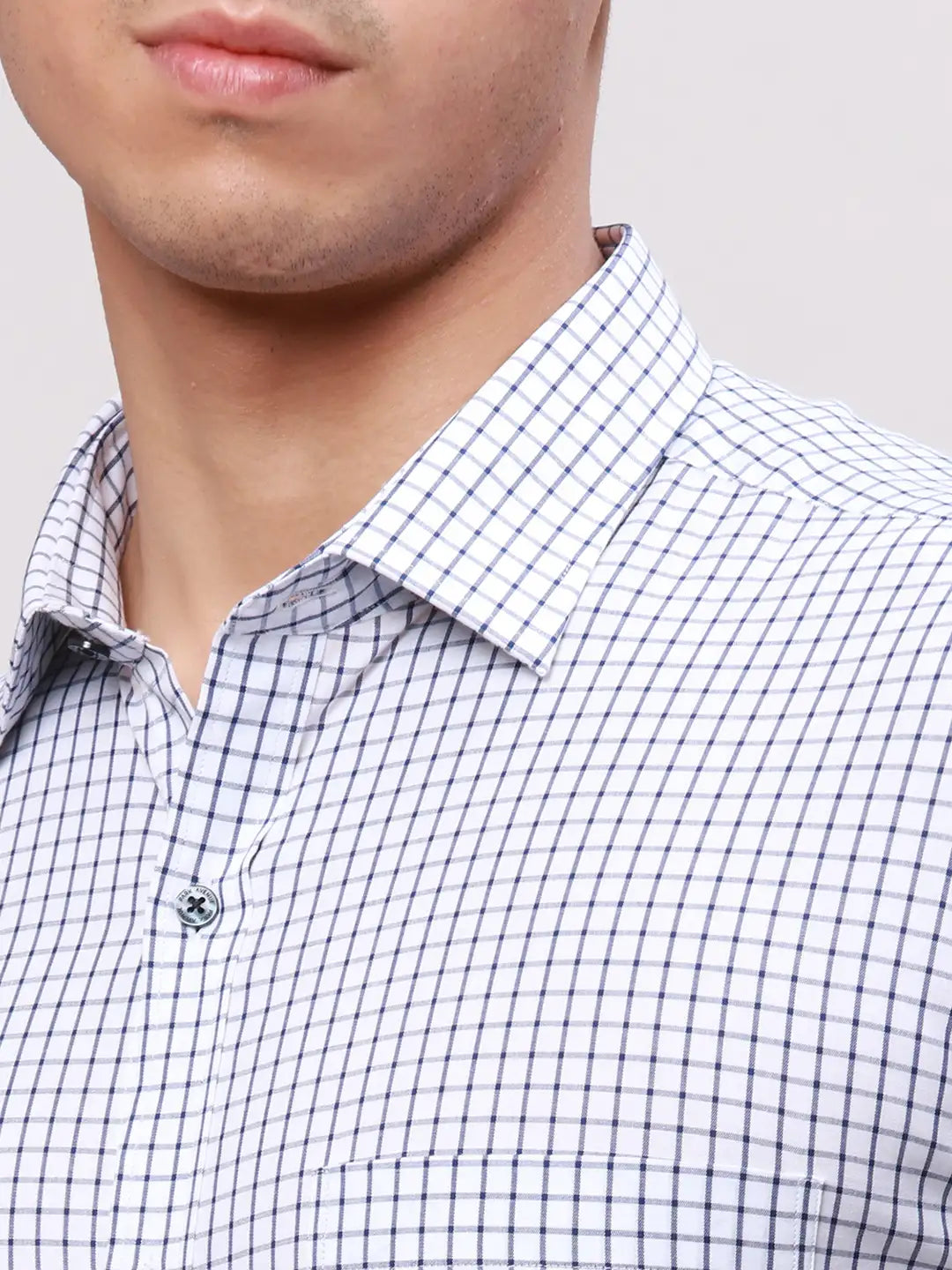 Park Avenue Men Blue Slim Fit Checkered Cotton Full Sleeve Cut Away Shirt