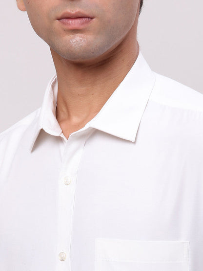 Park Avenue White Solid Slim Fit Full Sleeve Cotton Blend Shirt
