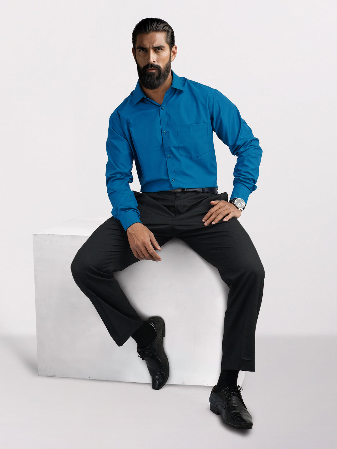 Park Avenue Blue Solid Slim Fit Polyester Blend Formal Shirt