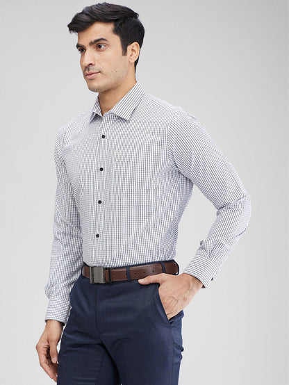 Park Avenue White Checks Slim Fit Full Sleeve Cotton Blend Shirt