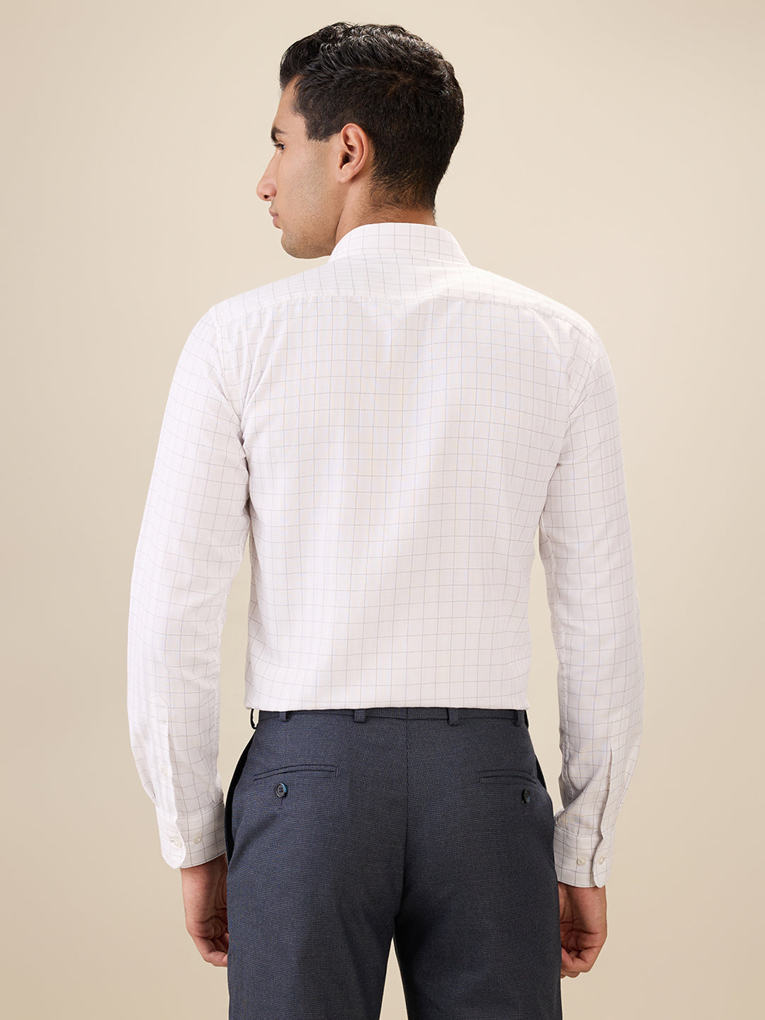 Park Avenue Men White Checks Slim Fit Cotton Blend Full Sleeve Formal Shirt