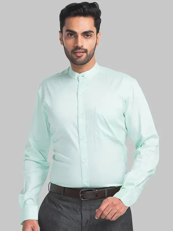 Men Green Contemporary Fit Solid Polyester Blend Full Sleeve Shirts