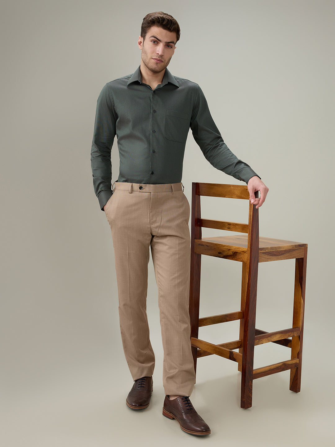 Raymond Men Green Structure Regular Fit Cotton Full Sleeve Formal Shirt