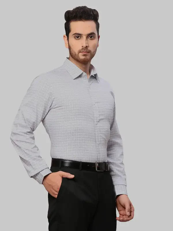 Men White Slim Fit Checks Cotton Shirts