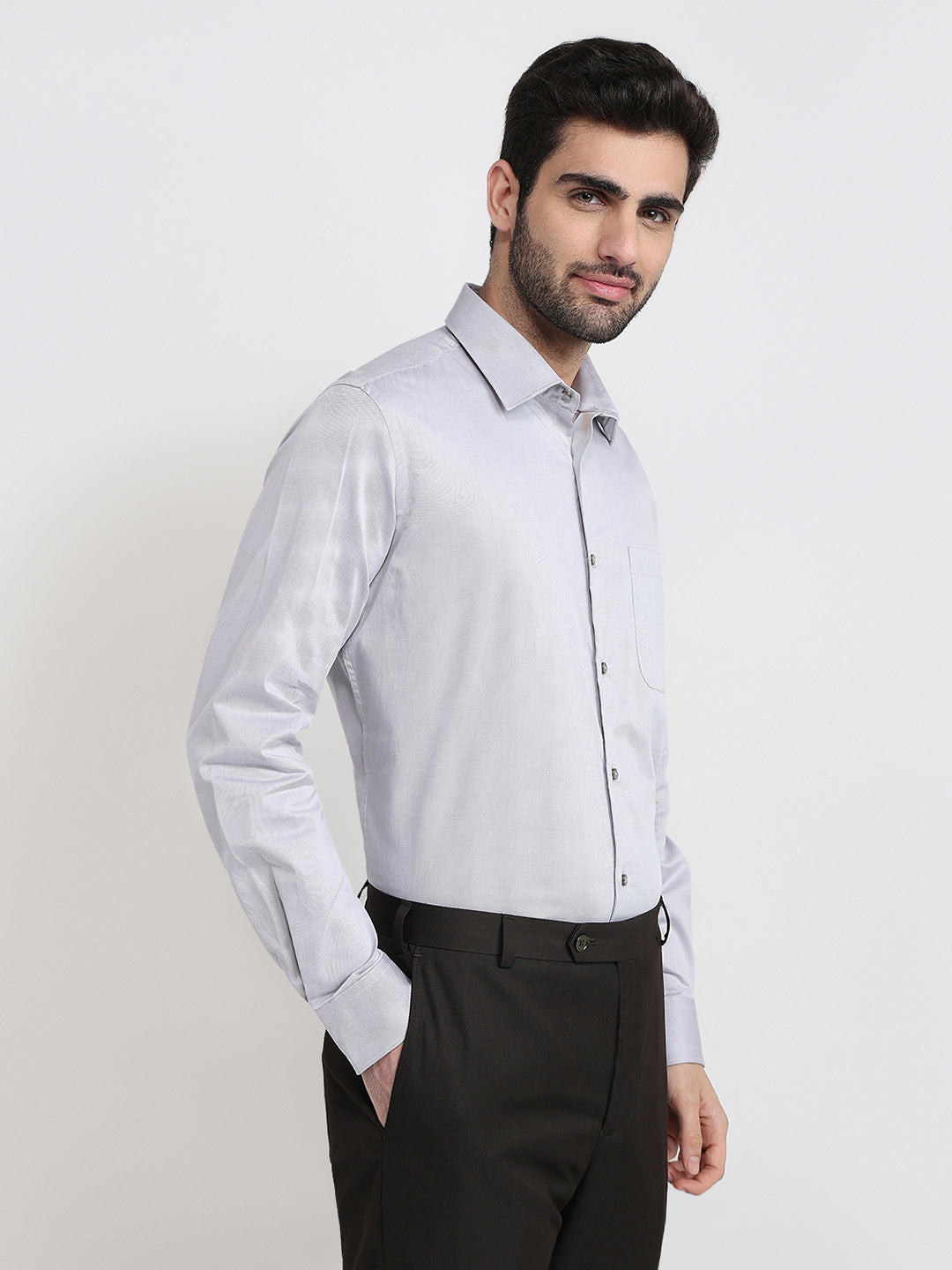 Raymond Men Grey Solid Chambray Regular Fit Cotton Full Sleeve Cut Away Collar Formal Shirt