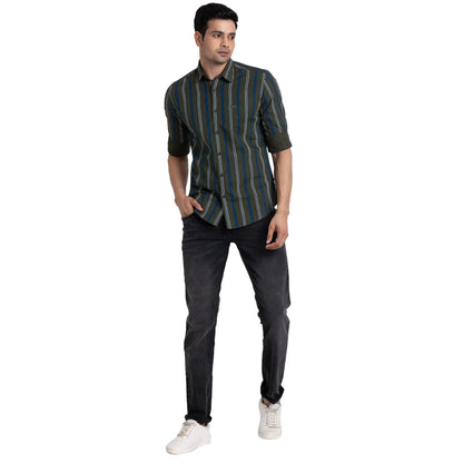 Parx Men Green Stripe Slim Fit Cotton Full Sleeve Cutway Collar Shirt