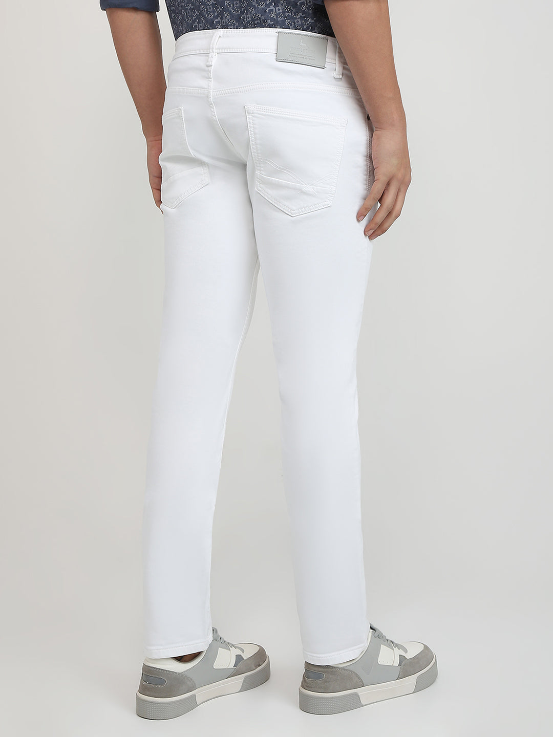 Parx Men White Knitted Low Rise Tapered Fit Cotton Blend Jeans