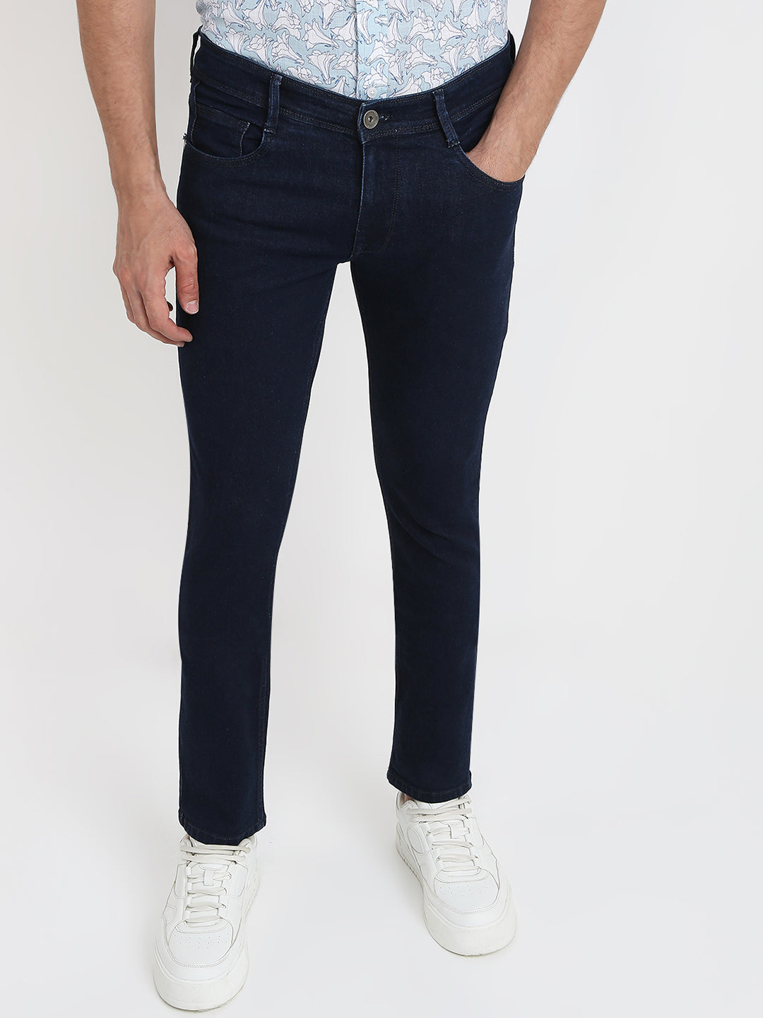 Parx Men Blue Twill Low Rise Tapered Fit Cotton Blend Jeans