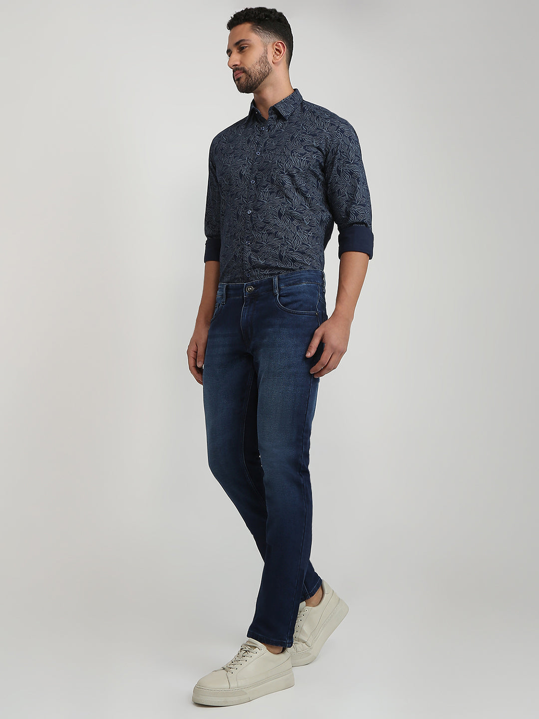 Parx Men Blue Knitted Low Rise Tapered Fit Cotton Blend Jeans