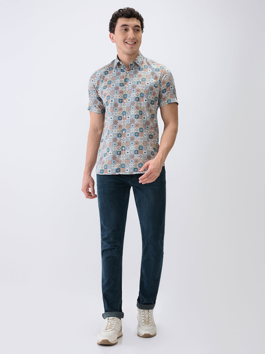 Parx Men Green Twill Low Rise Tapered Fit Cotton Blend Jeans