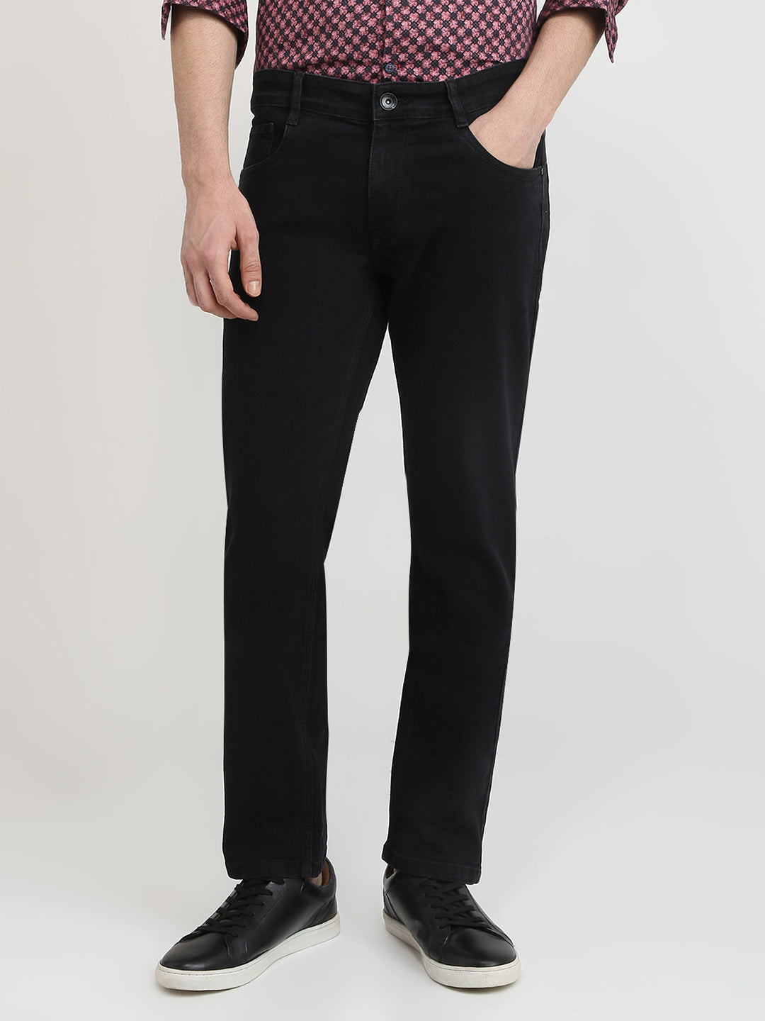 Parx Men Black Twill Low Rise Tapered Fit Cotton Blend Jeans