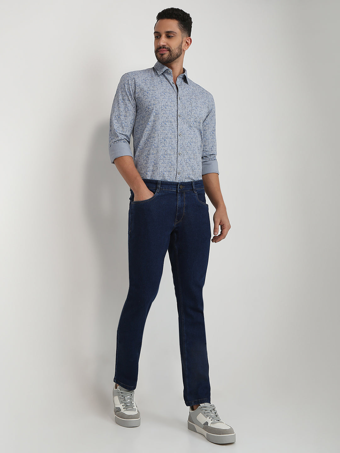 Parx Men Blue Twill Low Rise Tapered Fit Cotton Blend Jeans