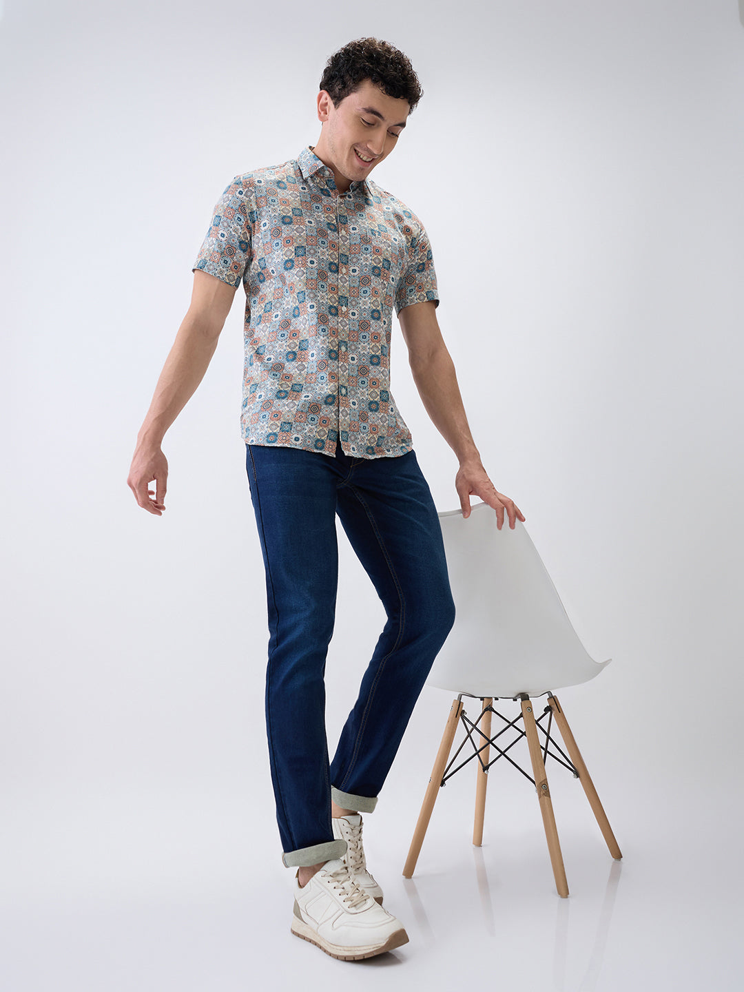 Parx Men Blue Knitted Low Rise Tapered Fit Cotton Blend Jeans