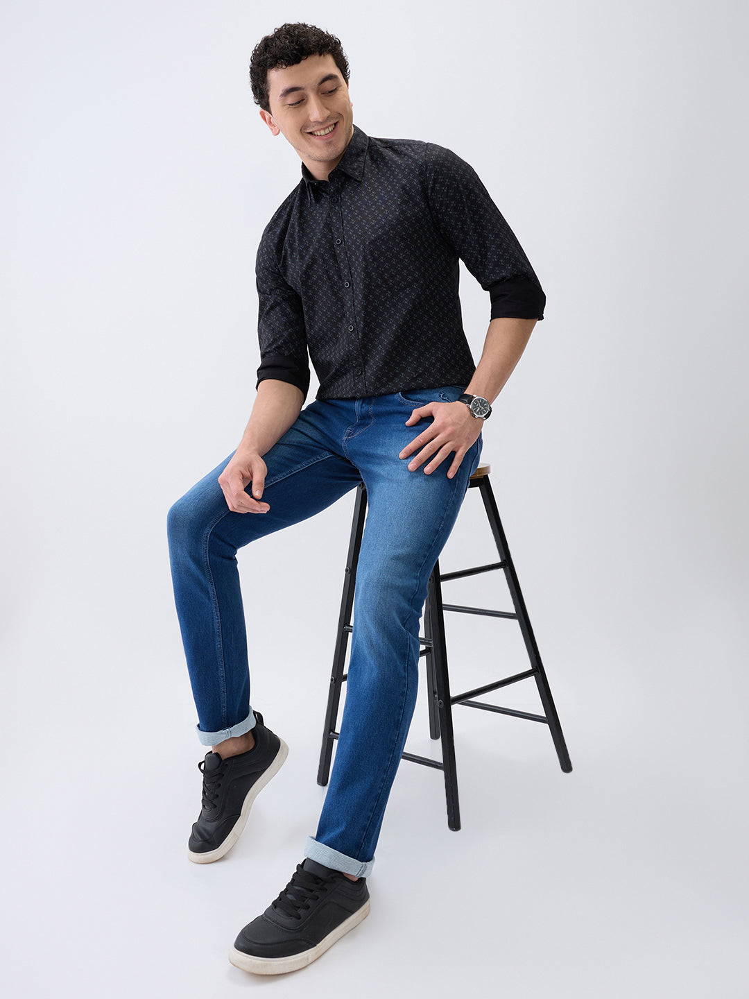 Parx Men Blue Knitted Low Rise Tapered Fit Cotton Blend Jeans