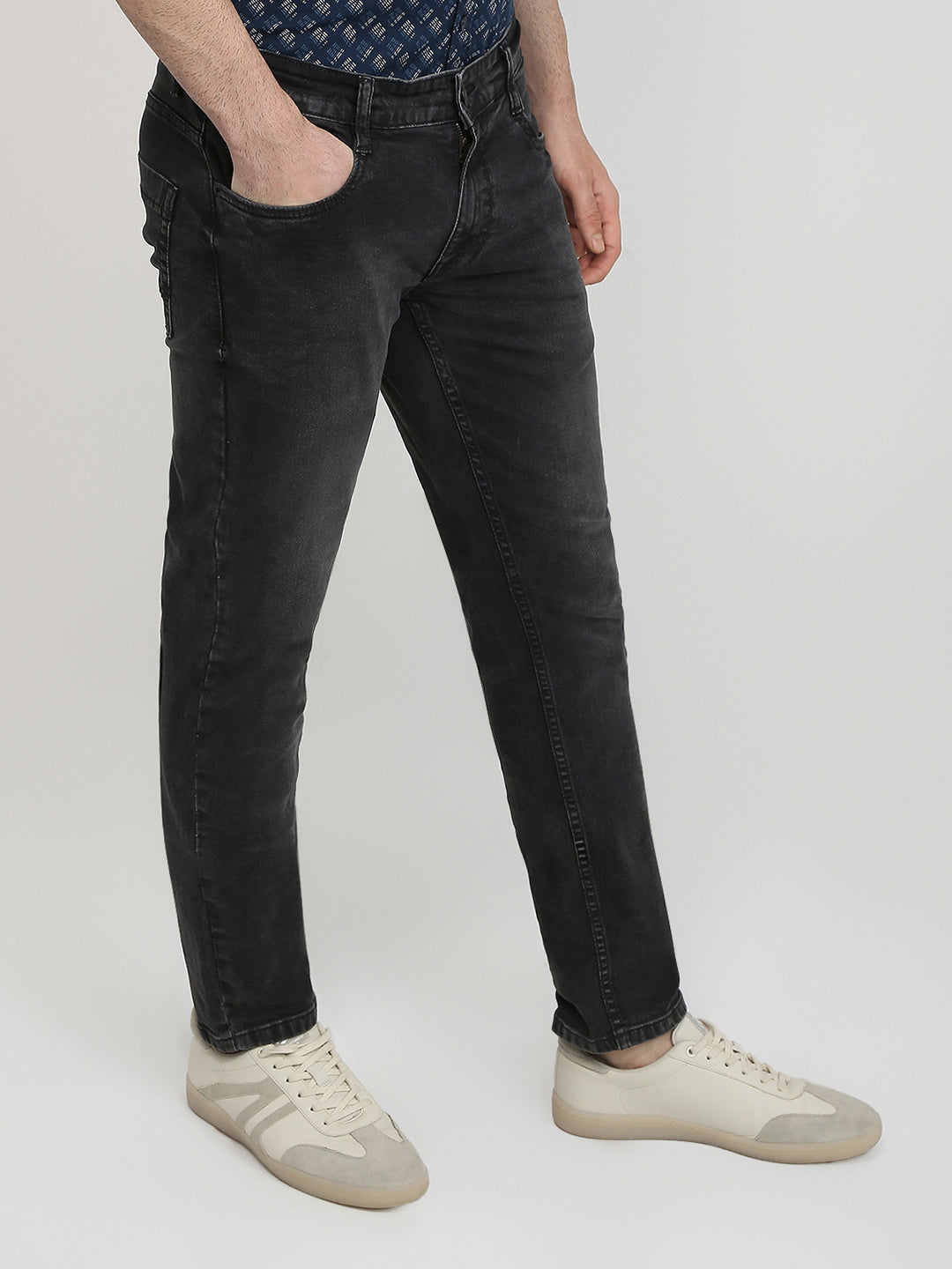 Parx Men Black Knitted Low Rise Tapered Fit Cotton Blend Jeans