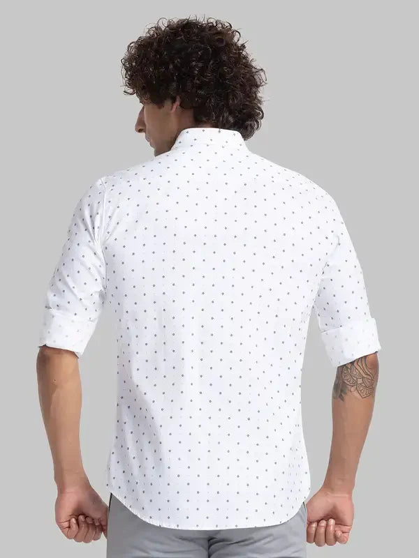 Men White Slim Fit Print Cotton Full Sleeve Cutway Collar Shirts