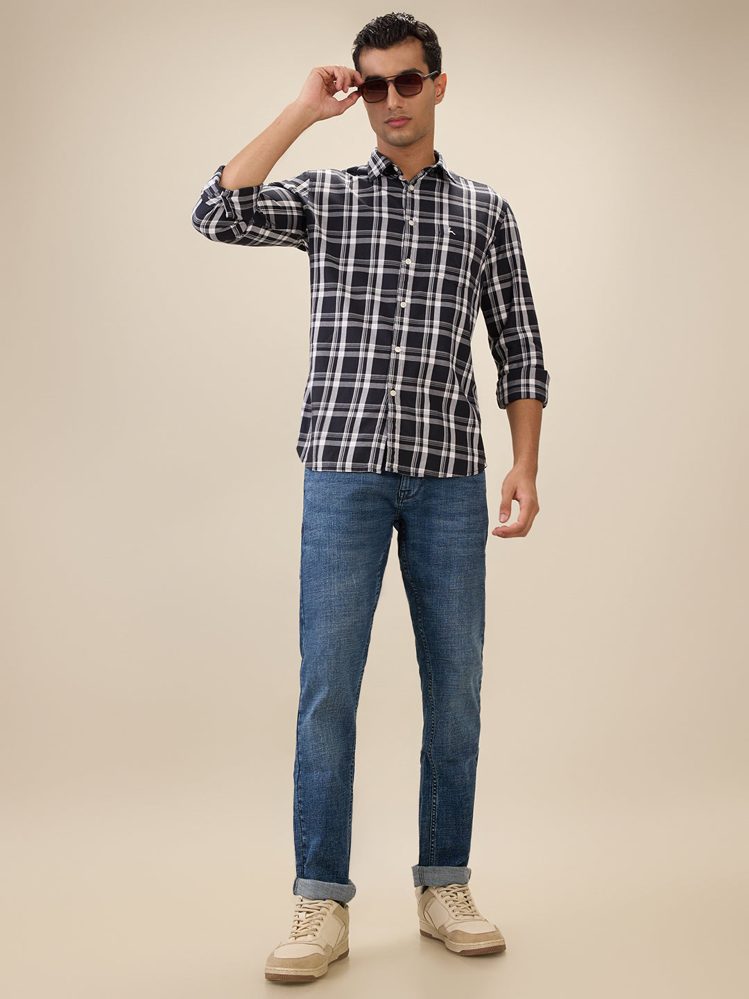 Parx Men Blue Checks Slim Fit Cotton Full Sleeve Cut Away Collar Casual Shirt