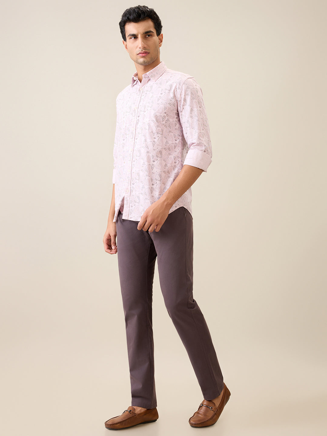 Parx Men Grey Solid Low Rise Tapered Fit Cotton Blend Trouser