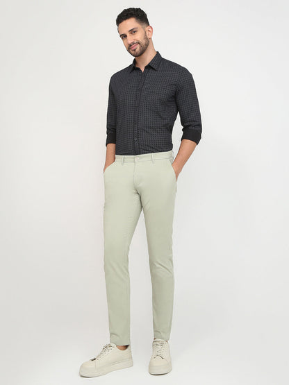 Parx Men Green Solid Low Rise Tapered Fit Cotton Blend Trouser