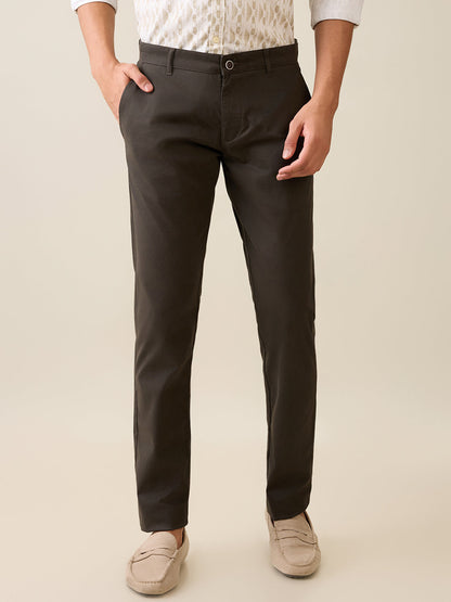 Parx Men Green Solid Low Rise Tapered Fit Cotton Blend Trouser