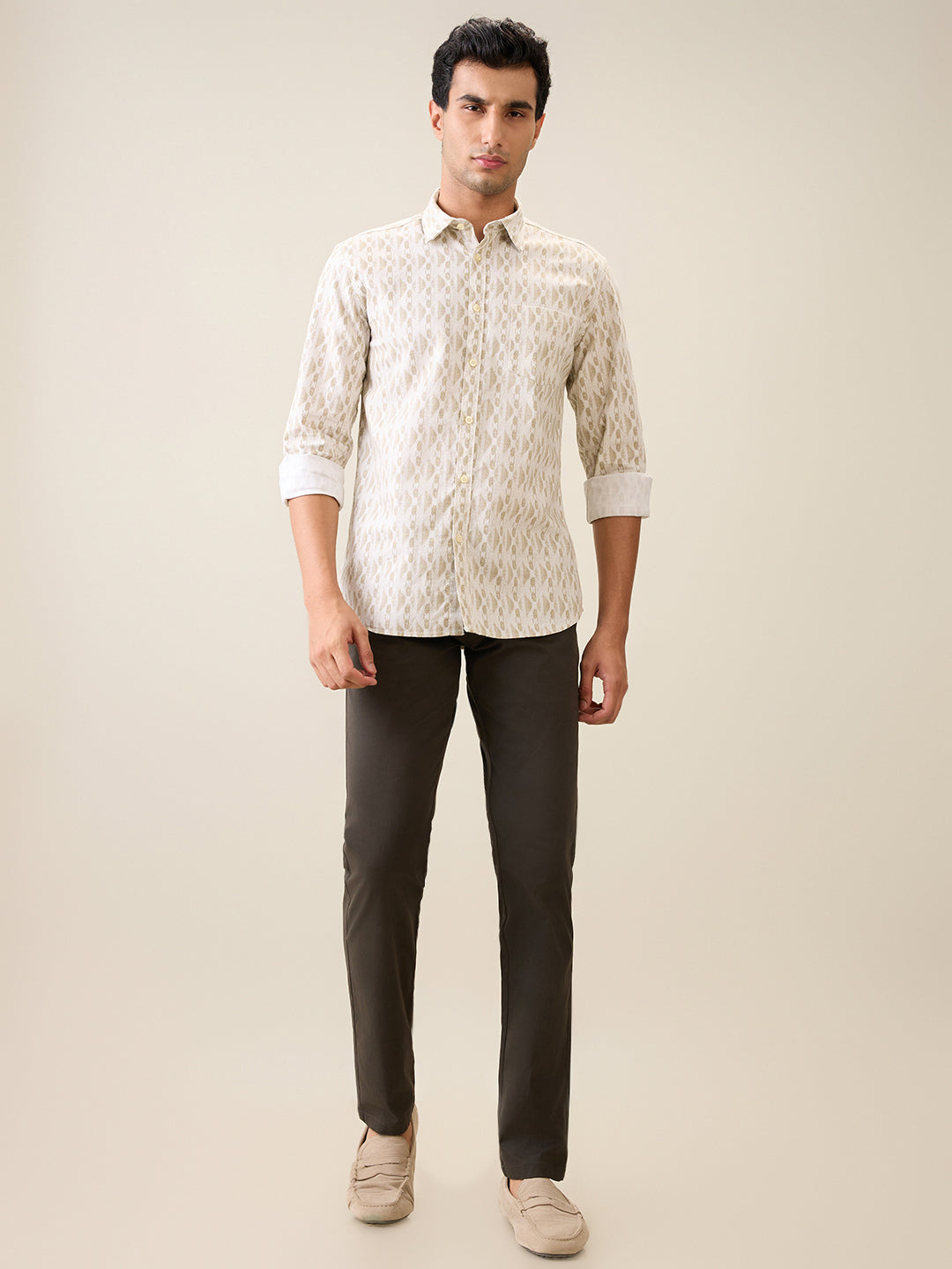 Parx Men Green Solid Low Rise Tapered Fit Cotton Blend Trouser