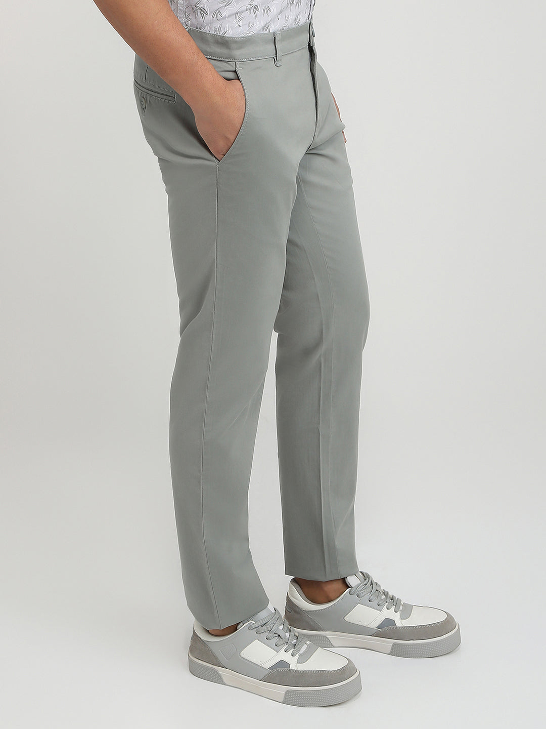 Parx Men Grey Twill Low Rise Tapered Fit Cotton Blend Trouser