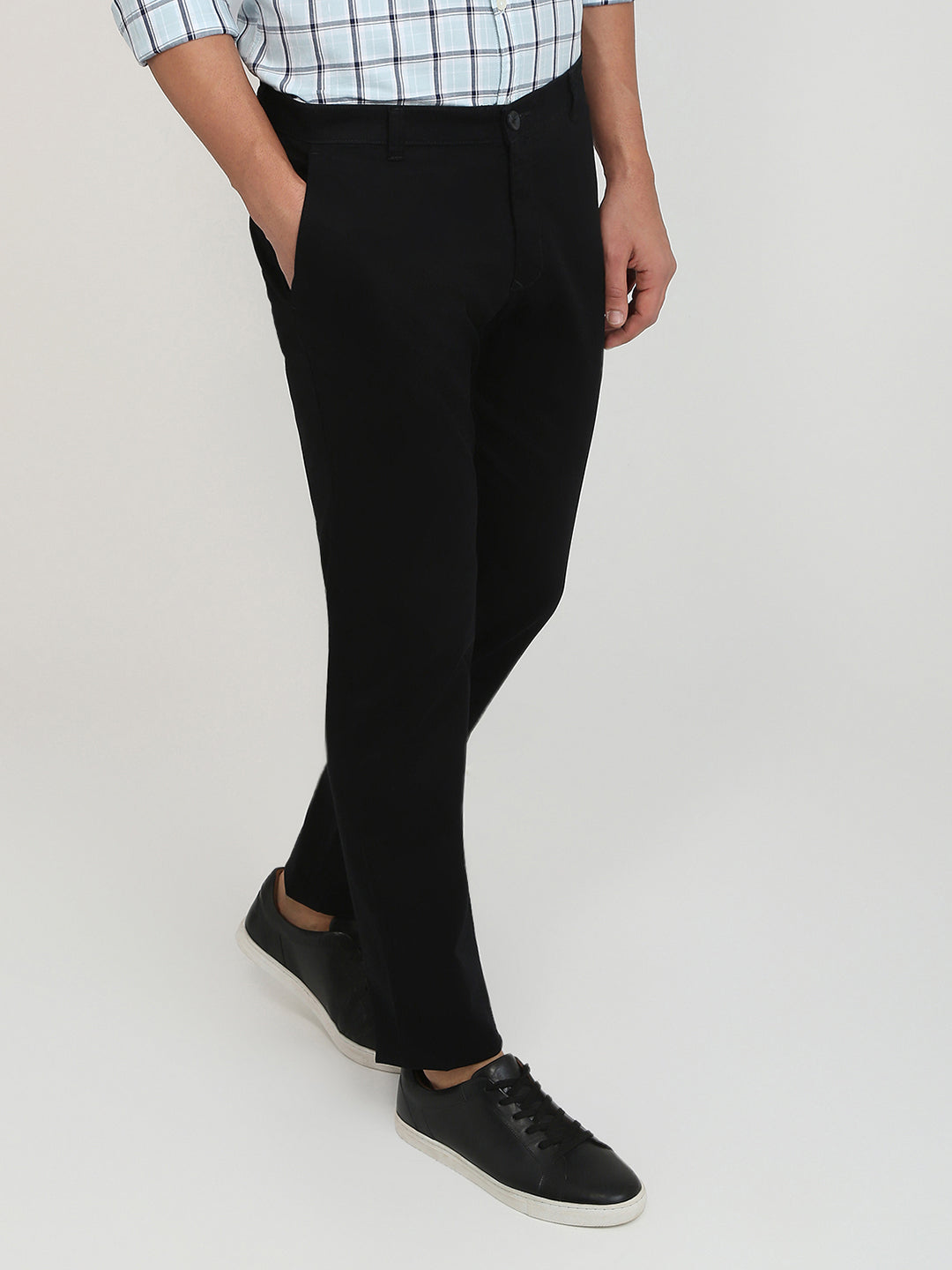 Parx Men Black Twill Low Rise Tapered Fit Cotton Blend Trouser