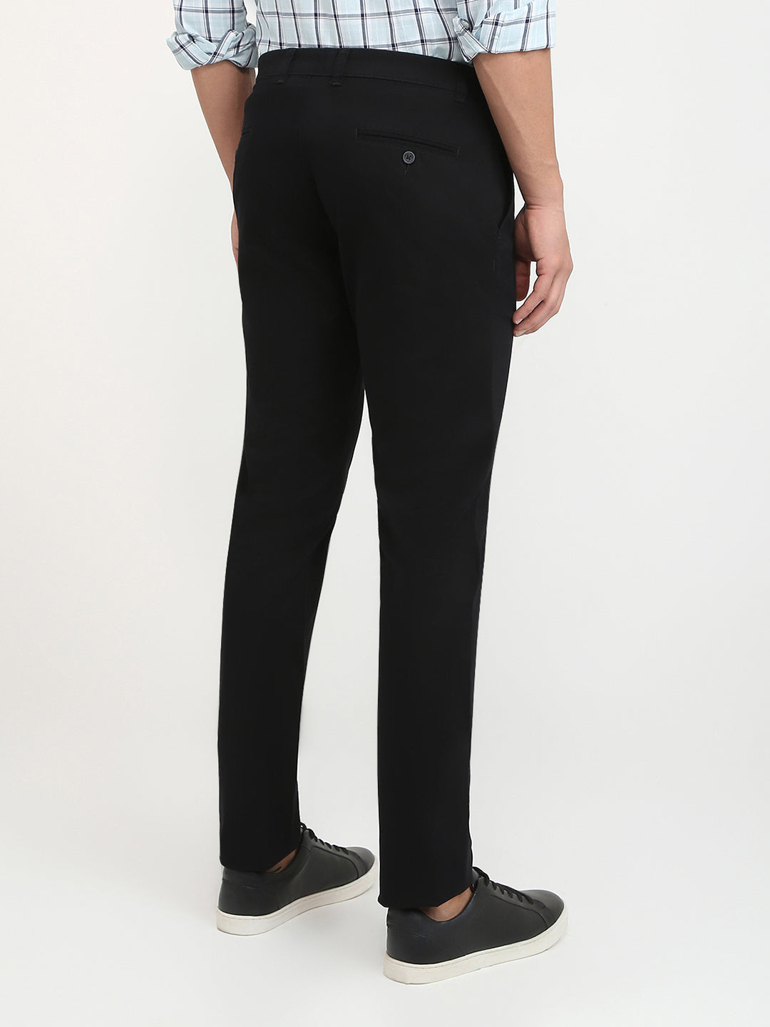Parx Men Black Twill Low Rise Tapered Fit Cotton Blend Trouser