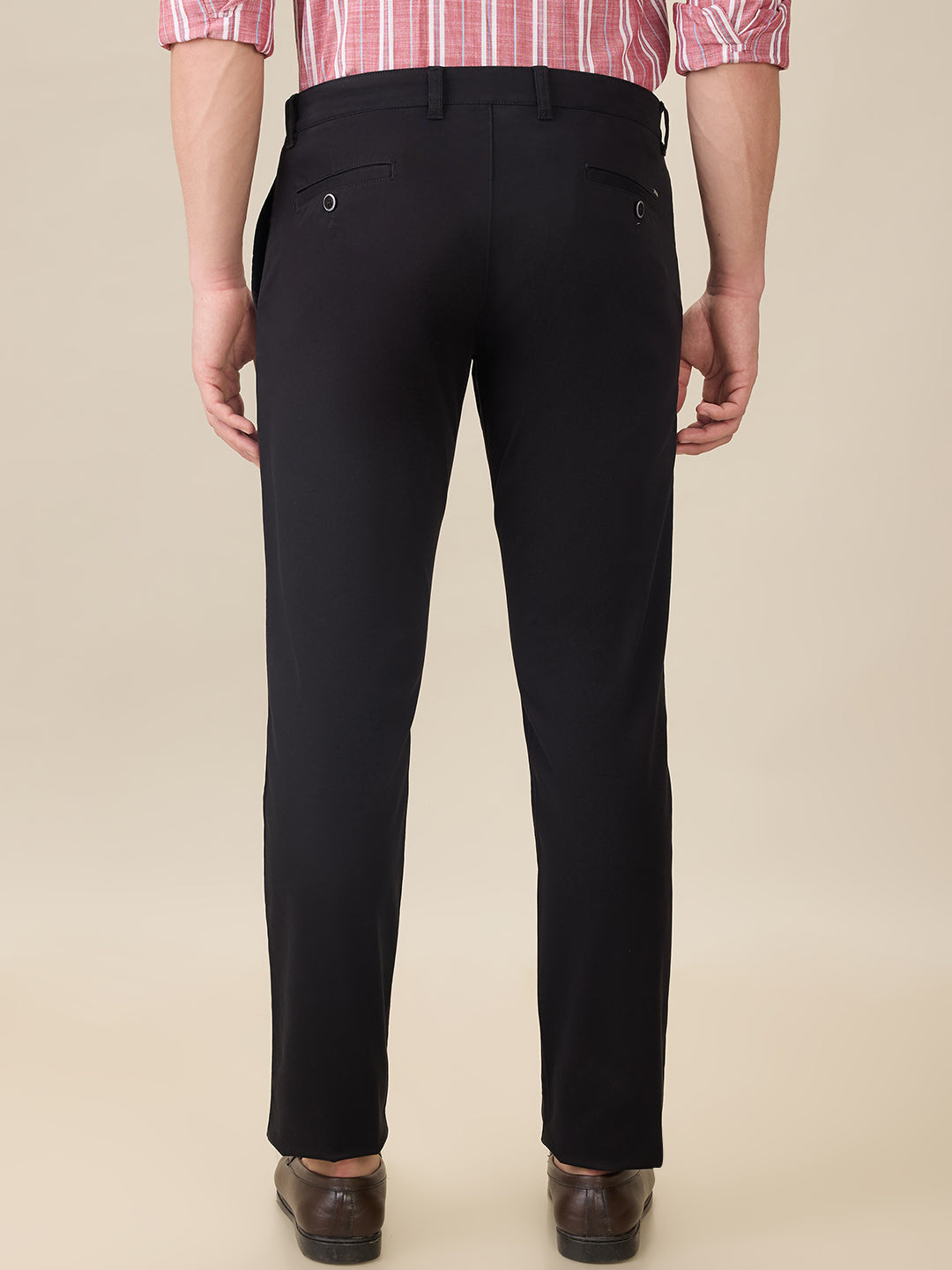 Parx Men Black Solid Low Rise Tapered Fit Cotton Blend Trouser