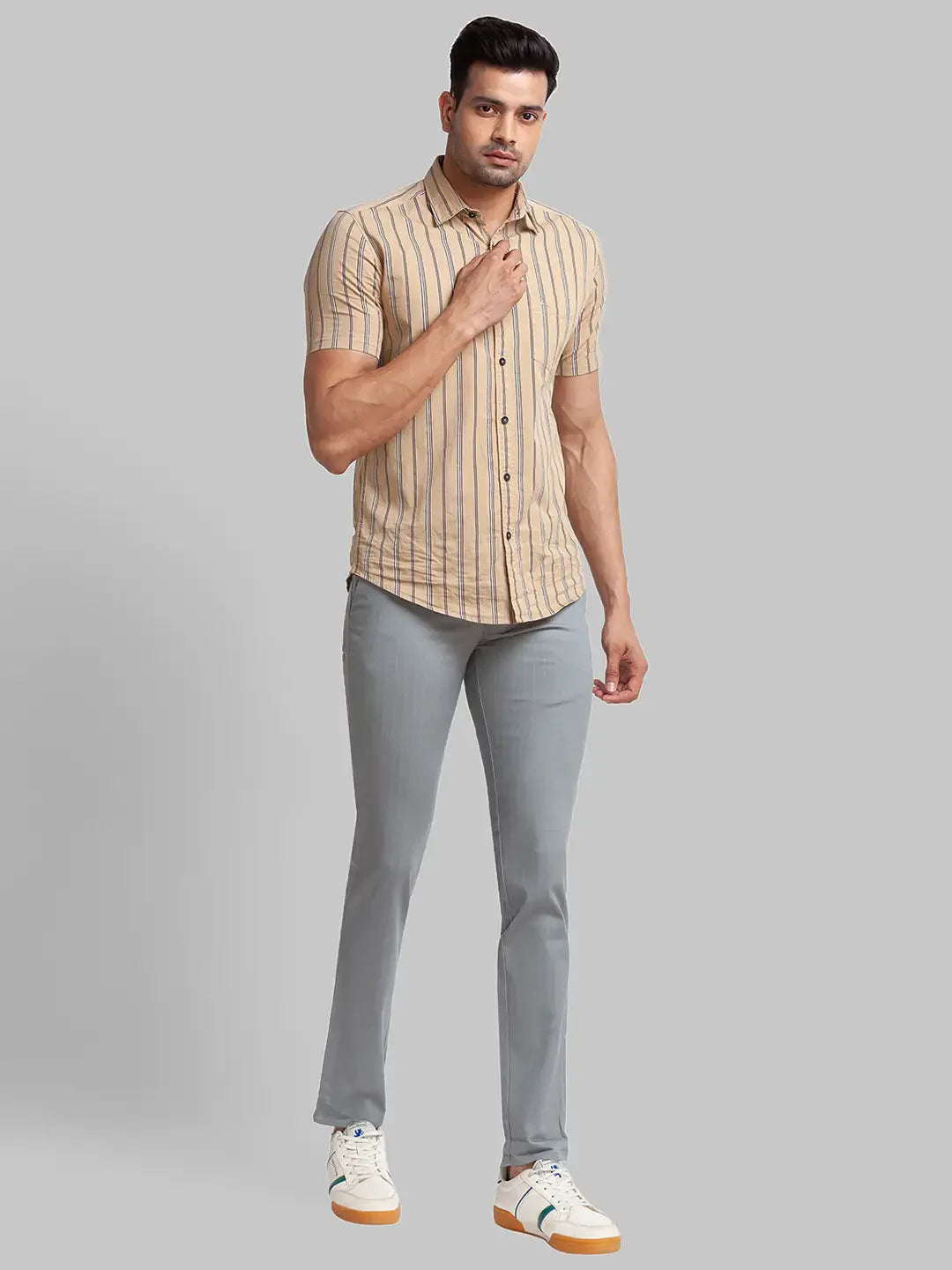 Men Green Super Slim Fit Solid Cotton Blend Trouser