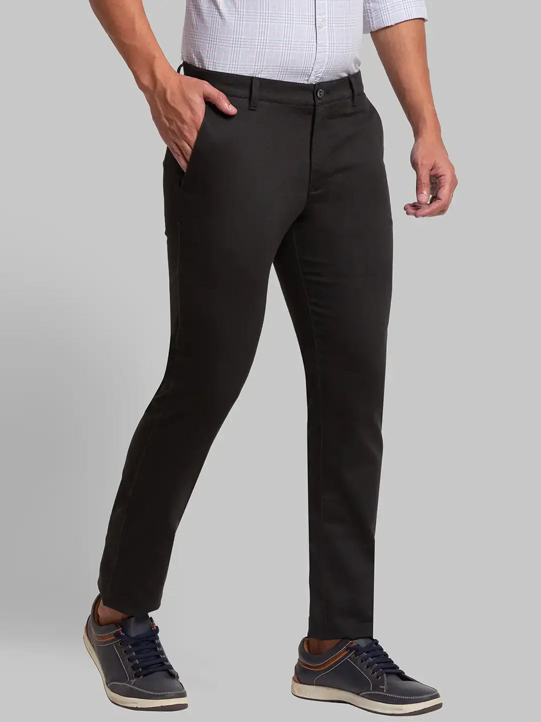 Men Green Lrt Fit Solid Cotton Blend Trouser
