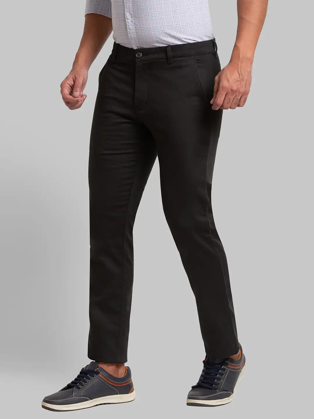 Men Green Lrt Fit Solid Cotton Blend Trouser