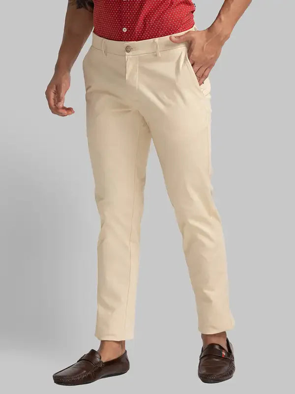 Men Fawn Lrt Fit Solid Cotton Blend Trouser