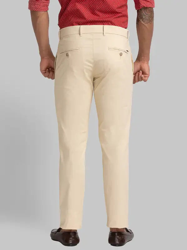 Men Fawn Lrt Fit Solid Cotton Blend Trouser