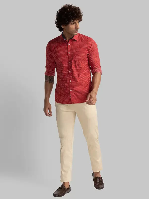 Men Fawn Lrt Fit Solid Cotton Blend Trouser