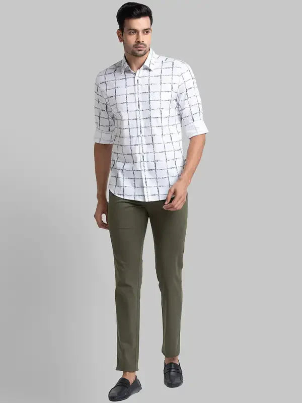 Men Green Lrt Fit Solid Cotton Blend Trouser