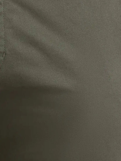 Men Green Lrt Fit Solid Cotton Blend Trouser