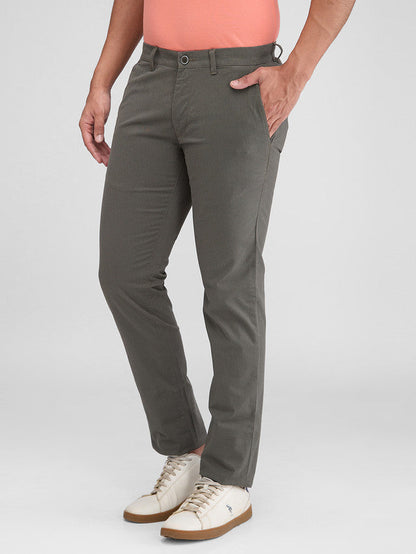Parx Green Solid Low Rise Tapered Fit Cotton Blend Trouser