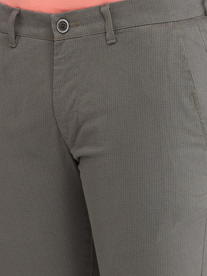 Parx Green Solid Low Rise Tapered Fit Cotton Blend Trouser