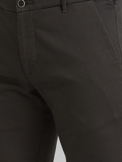 Parx Green Solid Low Rise Tapered Fit Cotton Blend Trouser