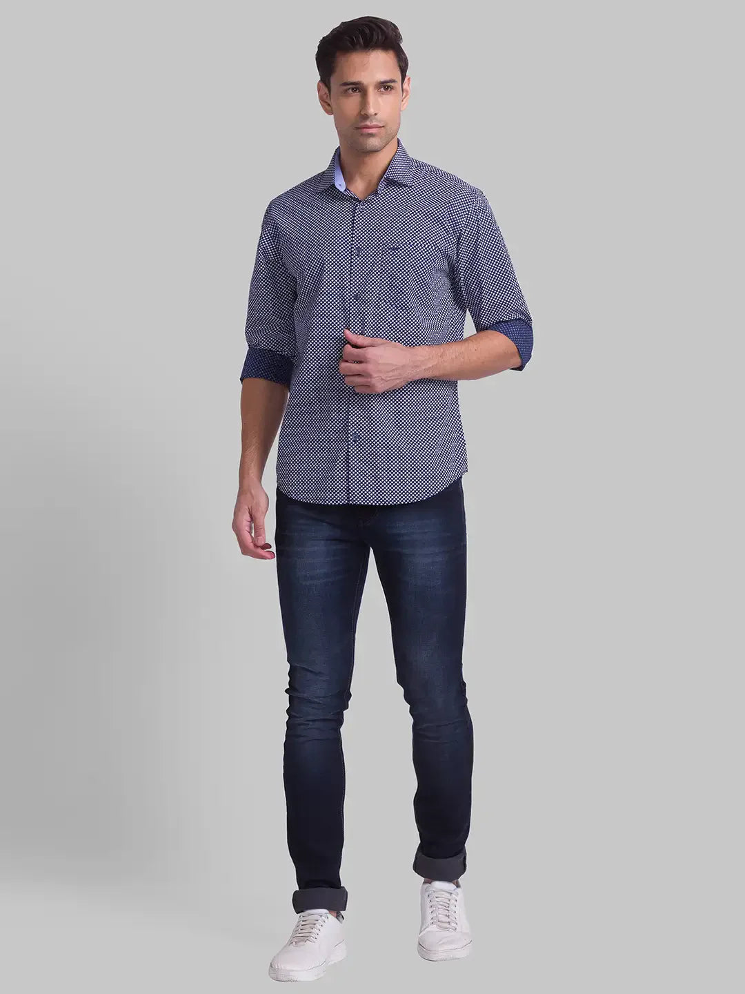 Men Blue Slim Fit Print Cotton Cut Away Collar Shirts